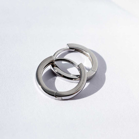 Минималистичные серебряные серьги-кольца