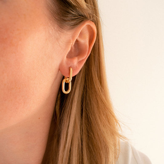 Geometric pendant u-shaped hoops