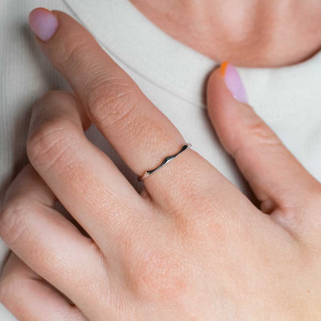 Wave Skinny Ring