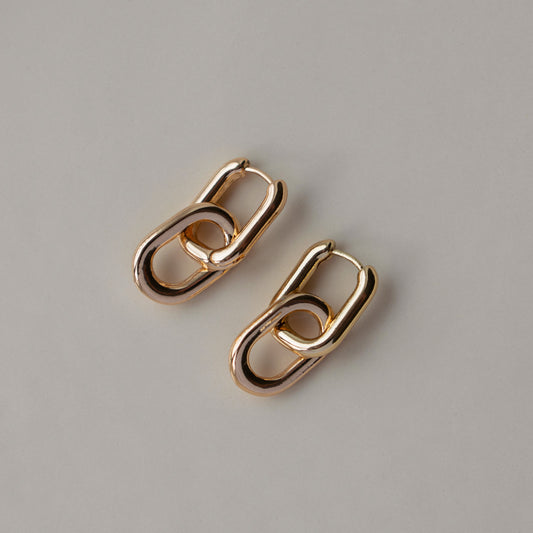 Geometric pendant u-shaped hoops