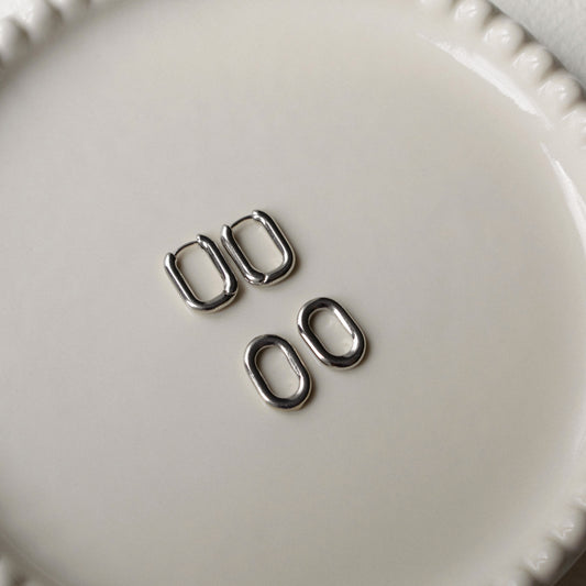 Geometric Pendant U-shaped Hoops