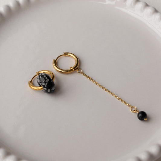 Varje - Black Donut Asymmetric Hoops