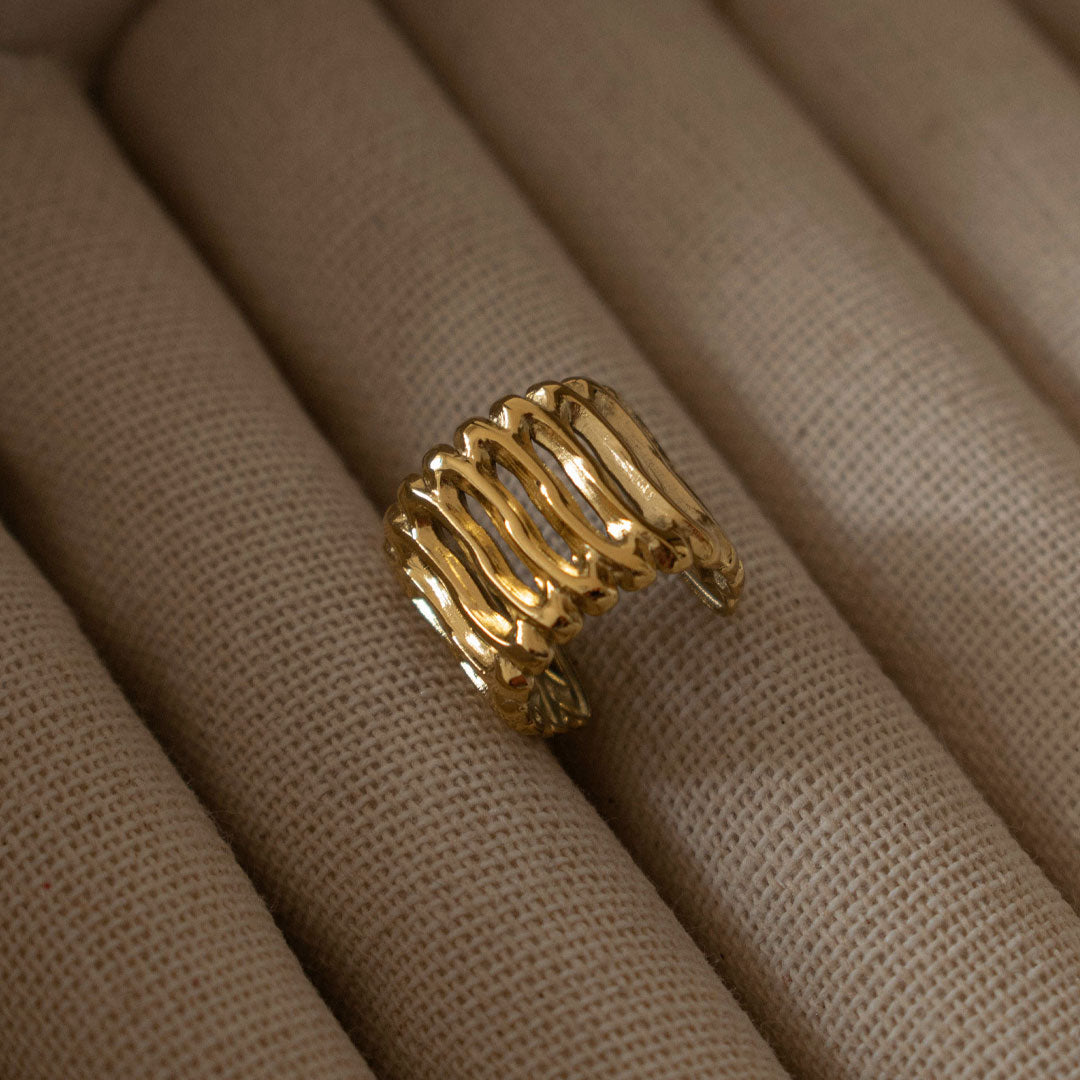 Organic Wavy Ear Cuff - Gold-Plated Stainless Steel