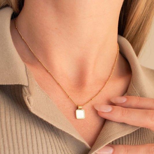 Shell Pendant Necklace