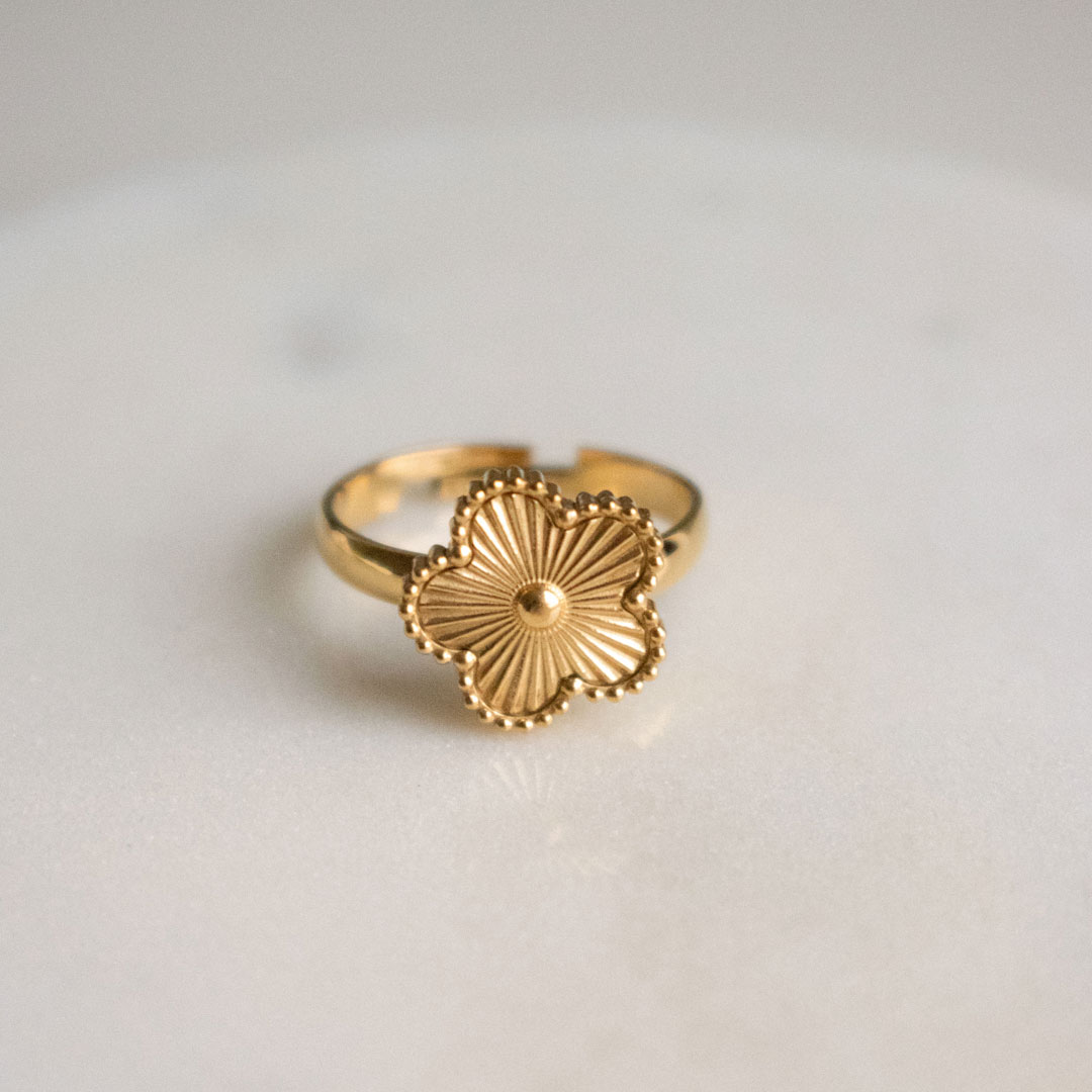 Adjustable Clover Ring