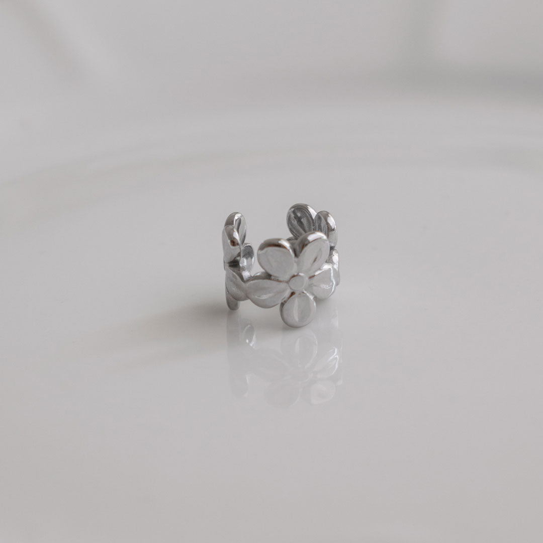 Daisy Ear Cuff