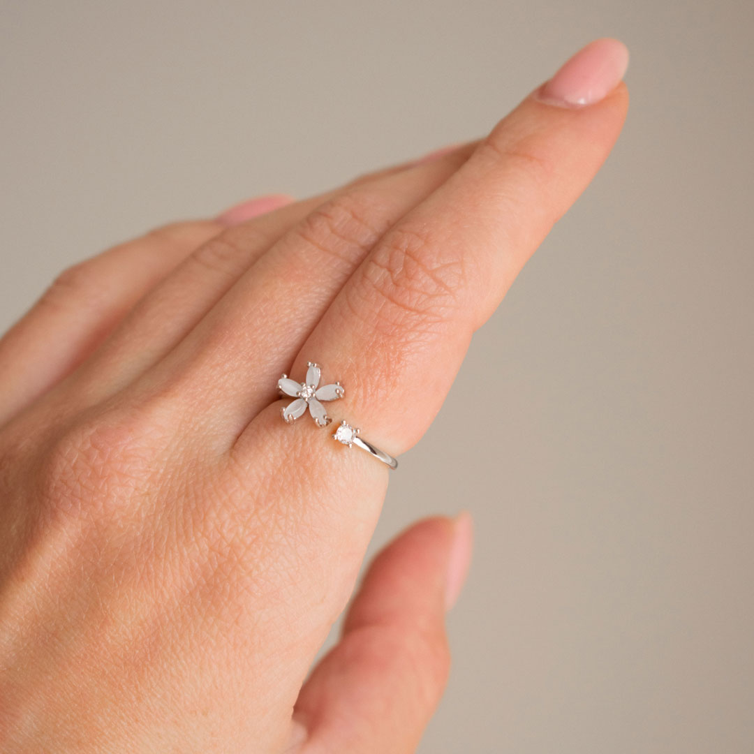 Adjustable Daisy Ring