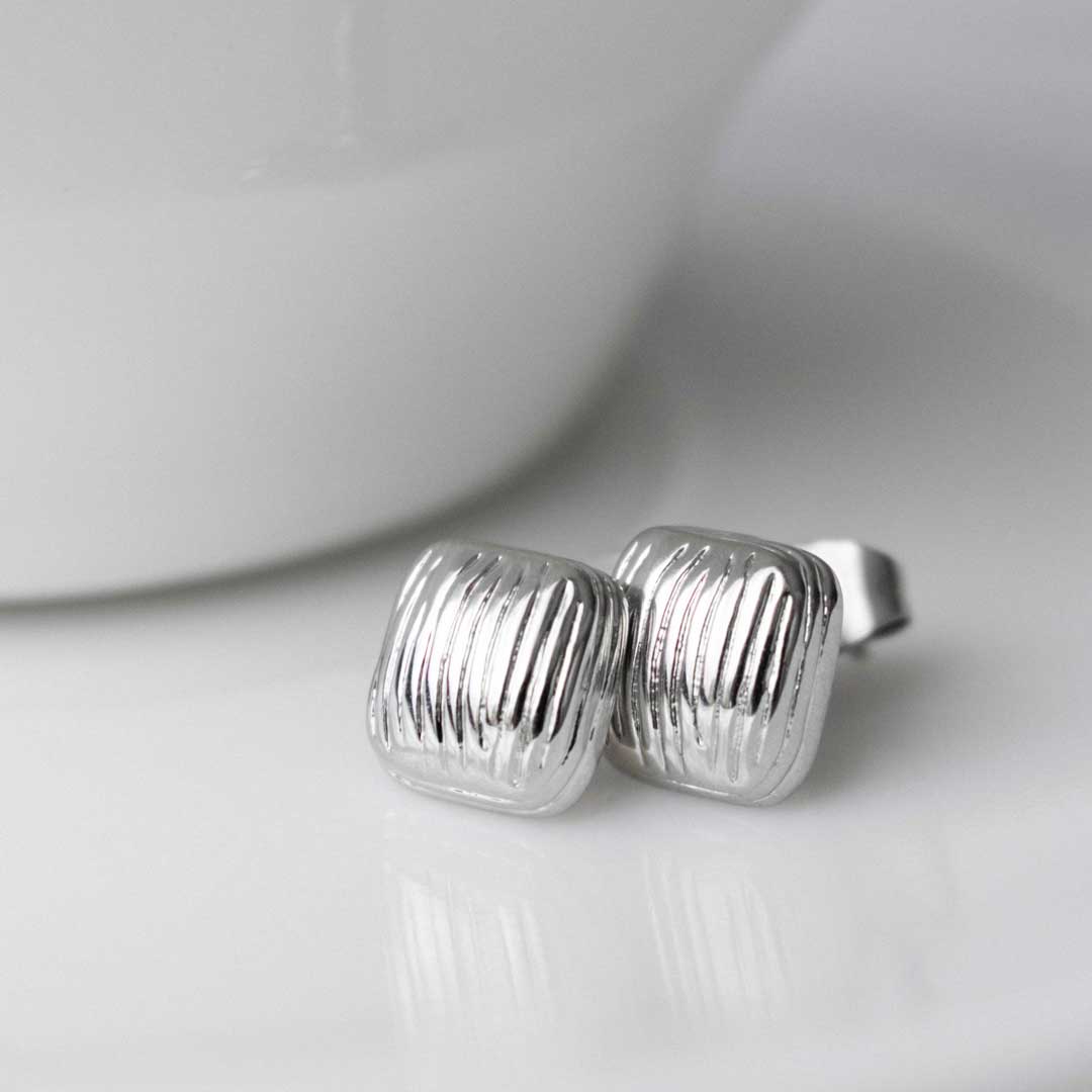 Ribbed Studs