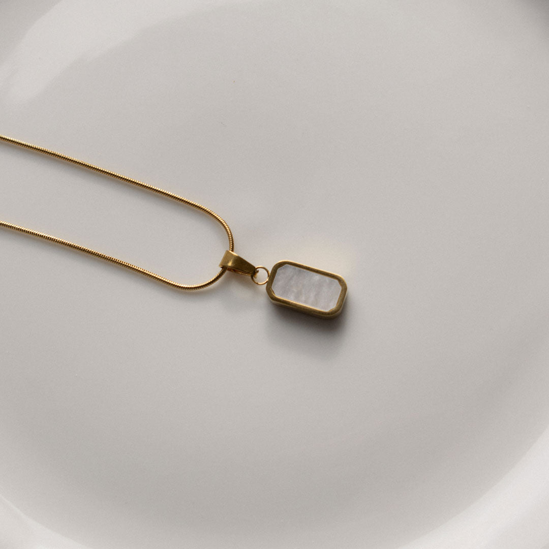 Double-Sided Necklace - Black & White
