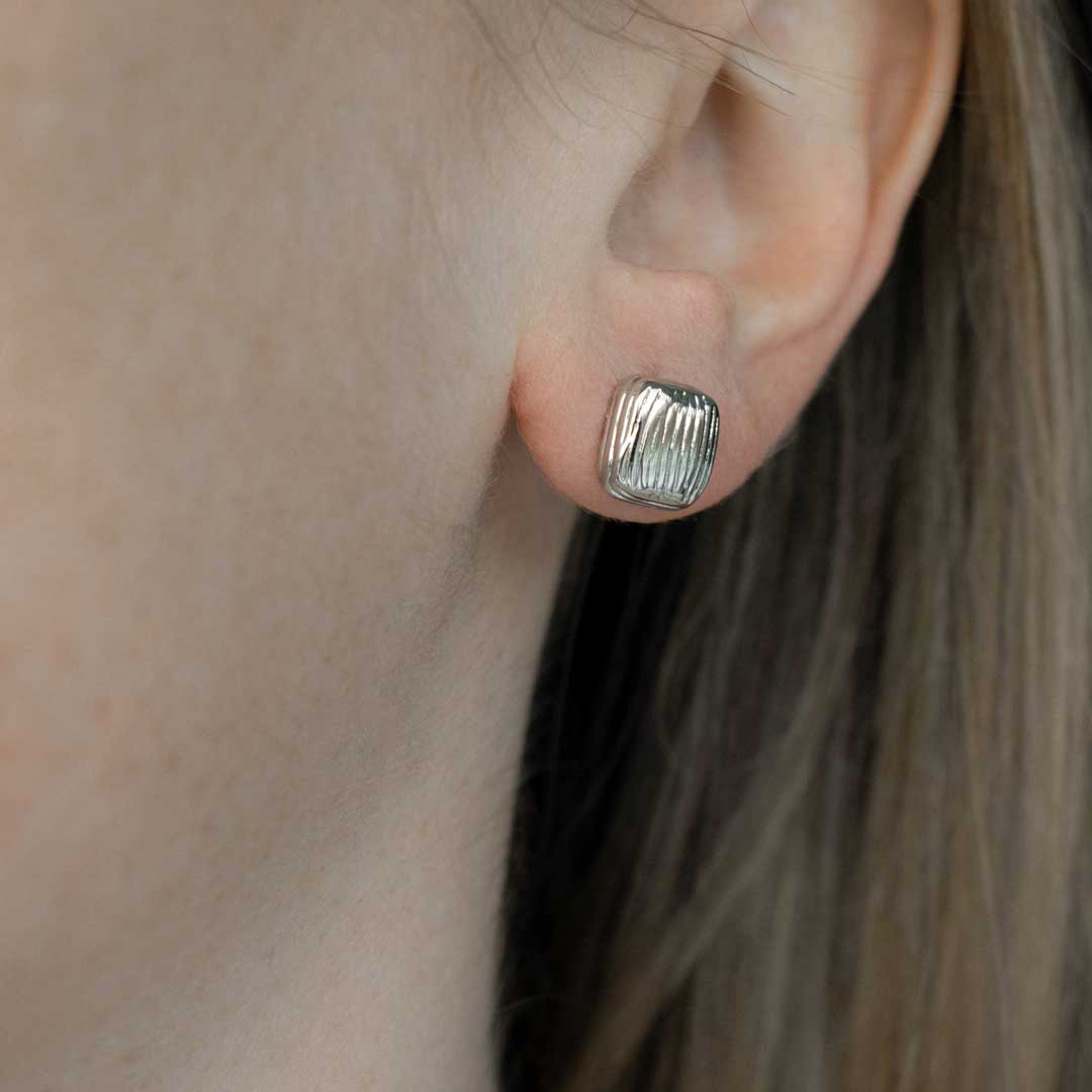 Ribbed Studs