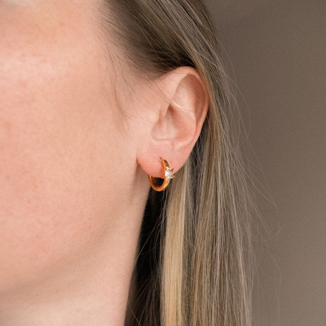 Gold-plated Minimalistic Crystal Huggies