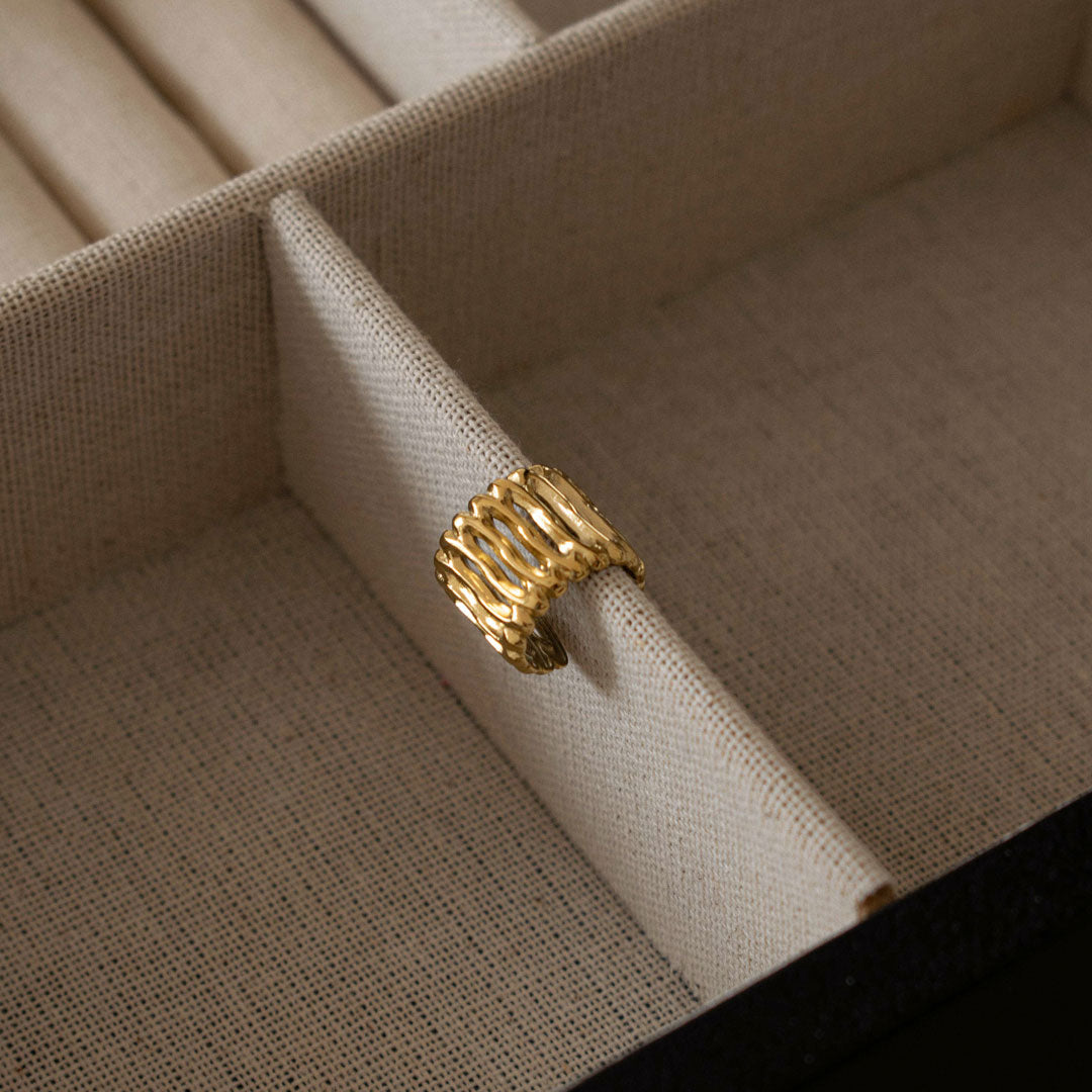 Organic Wavy Ear Cuff - Gold-Plated Stainless Steel
