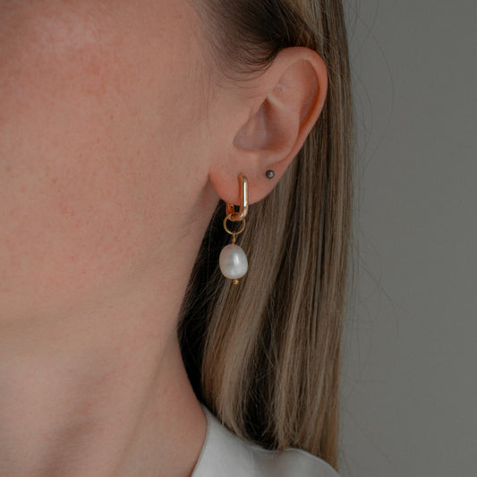 Merike - Pearl Drop Earrings