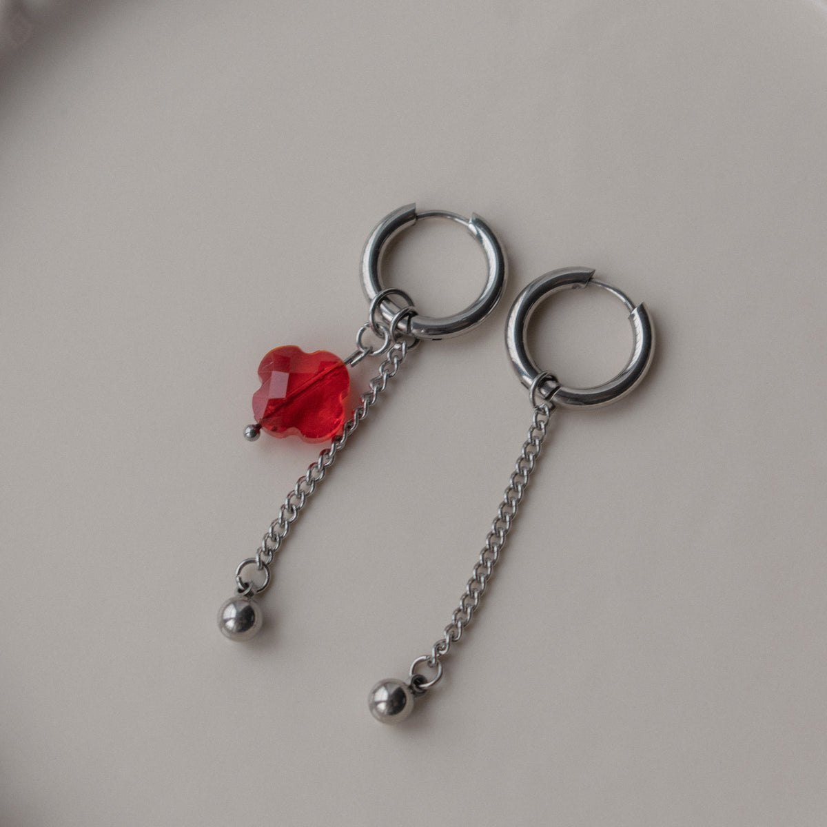 Onnela - Red Clover Chain Hoops