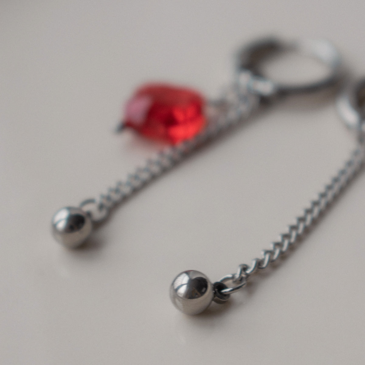 Onnela - Red Clover Chain Hoops