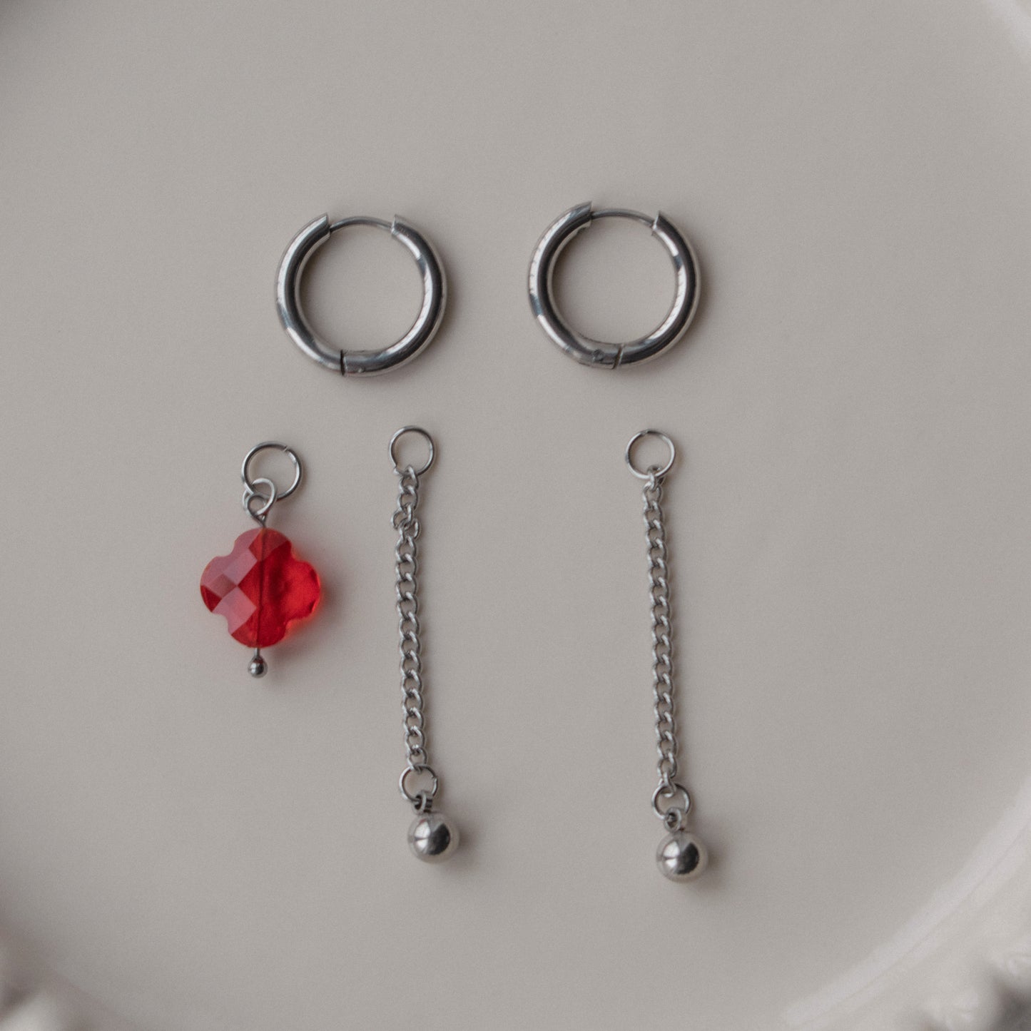 Onnela - Red Clover Chain Hoops