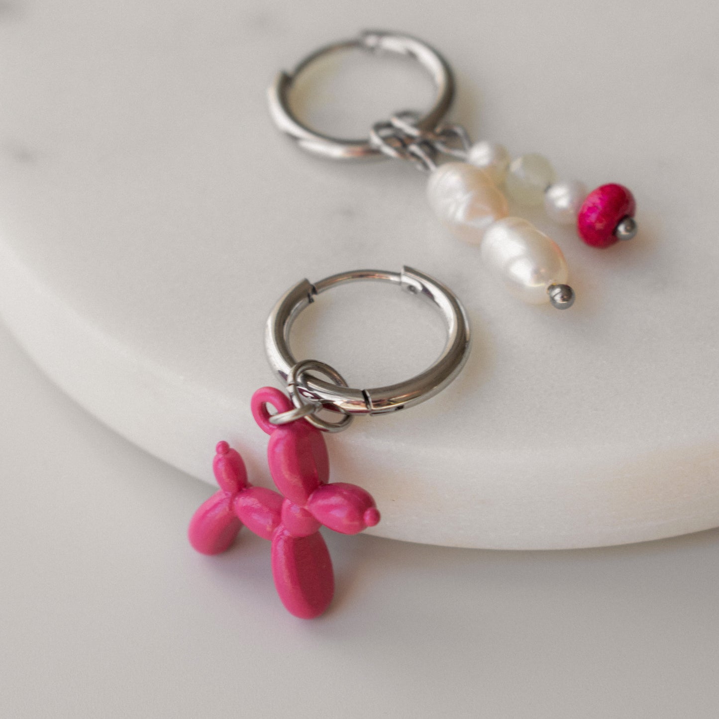 Villi - Pink Balloon Dog & Pearl Asymmetric Hoops