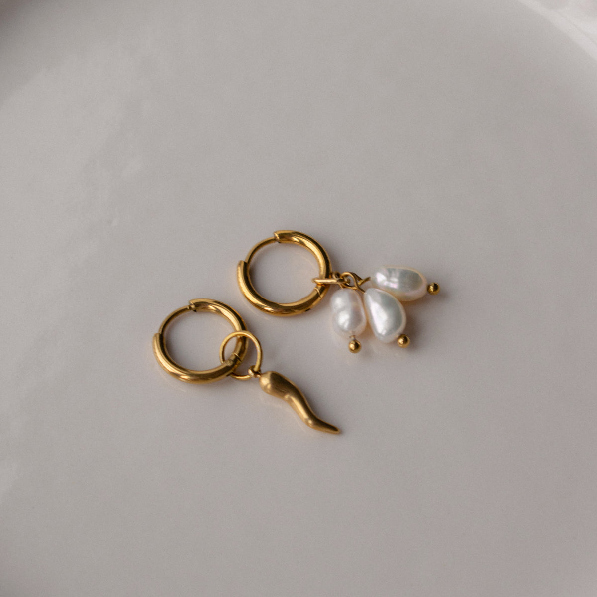 Aare - Golden Pepper & Pearls Hoops