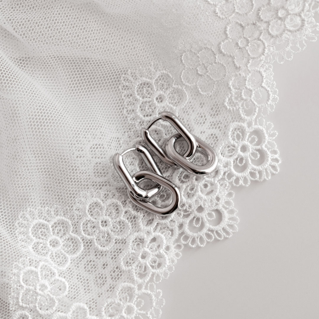 Geometric Pendant U-shaped Hoops