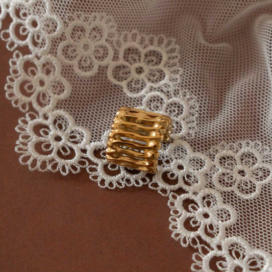 Organic Wavy Ear Cuff - Gold-Plated Stainless Steel