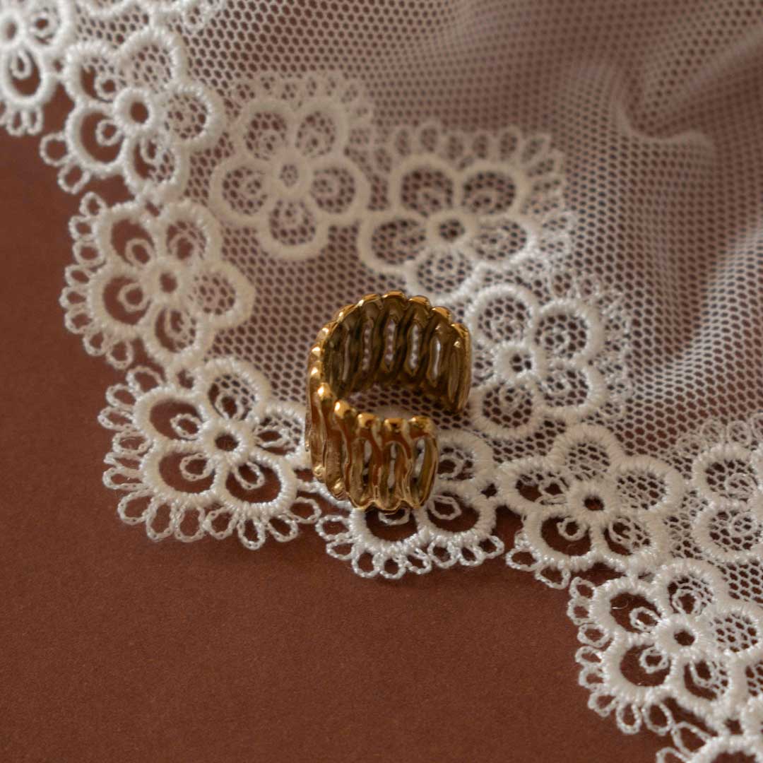 Organic Wavy Ear Cuff - Gold-Plated Stainless Steel