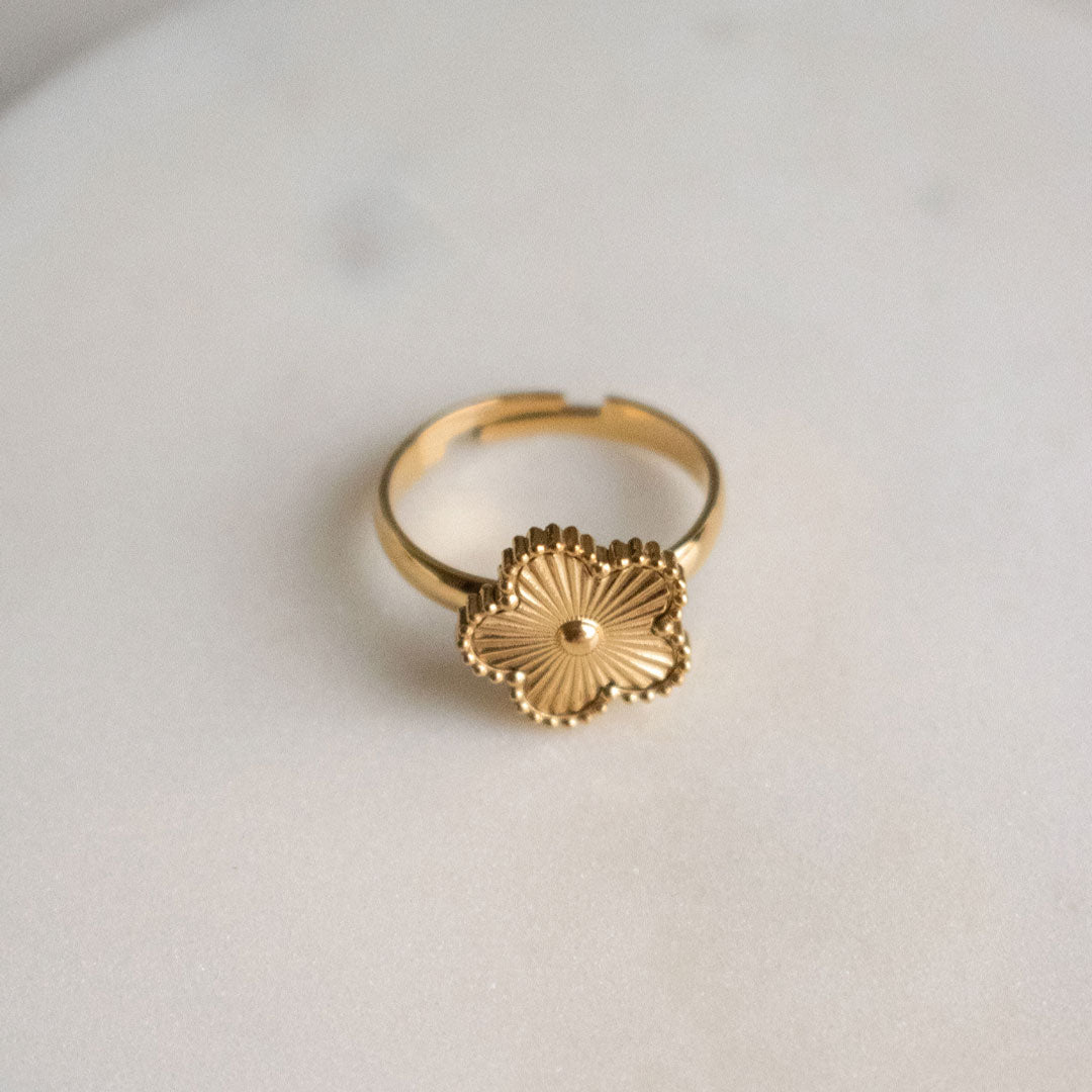 Adjustable Clover Ring