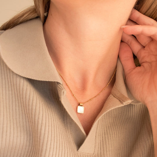 Shell Pendant Necklace