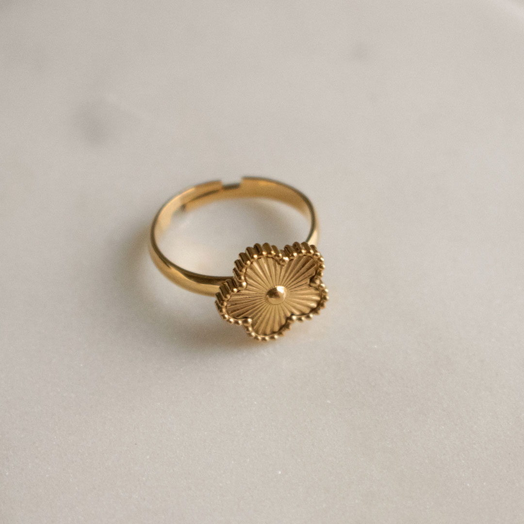 Adjustable Clover Ring