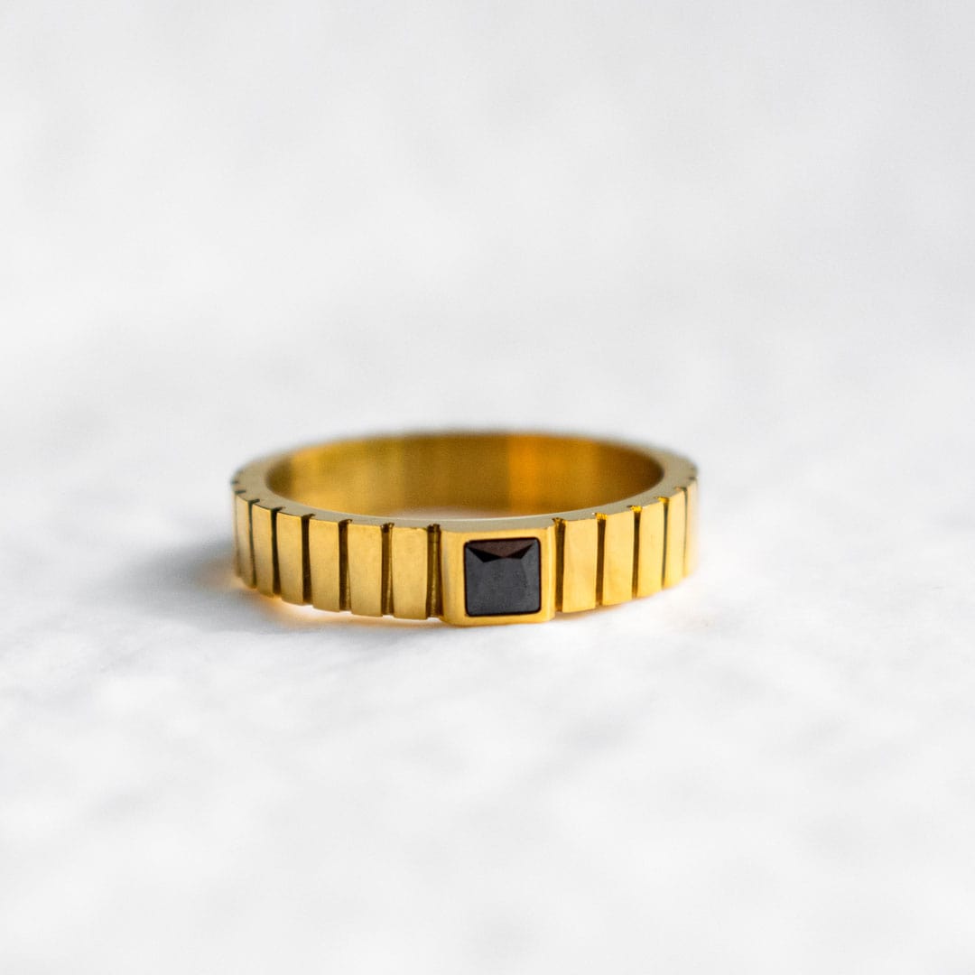 Black Geometric Ring