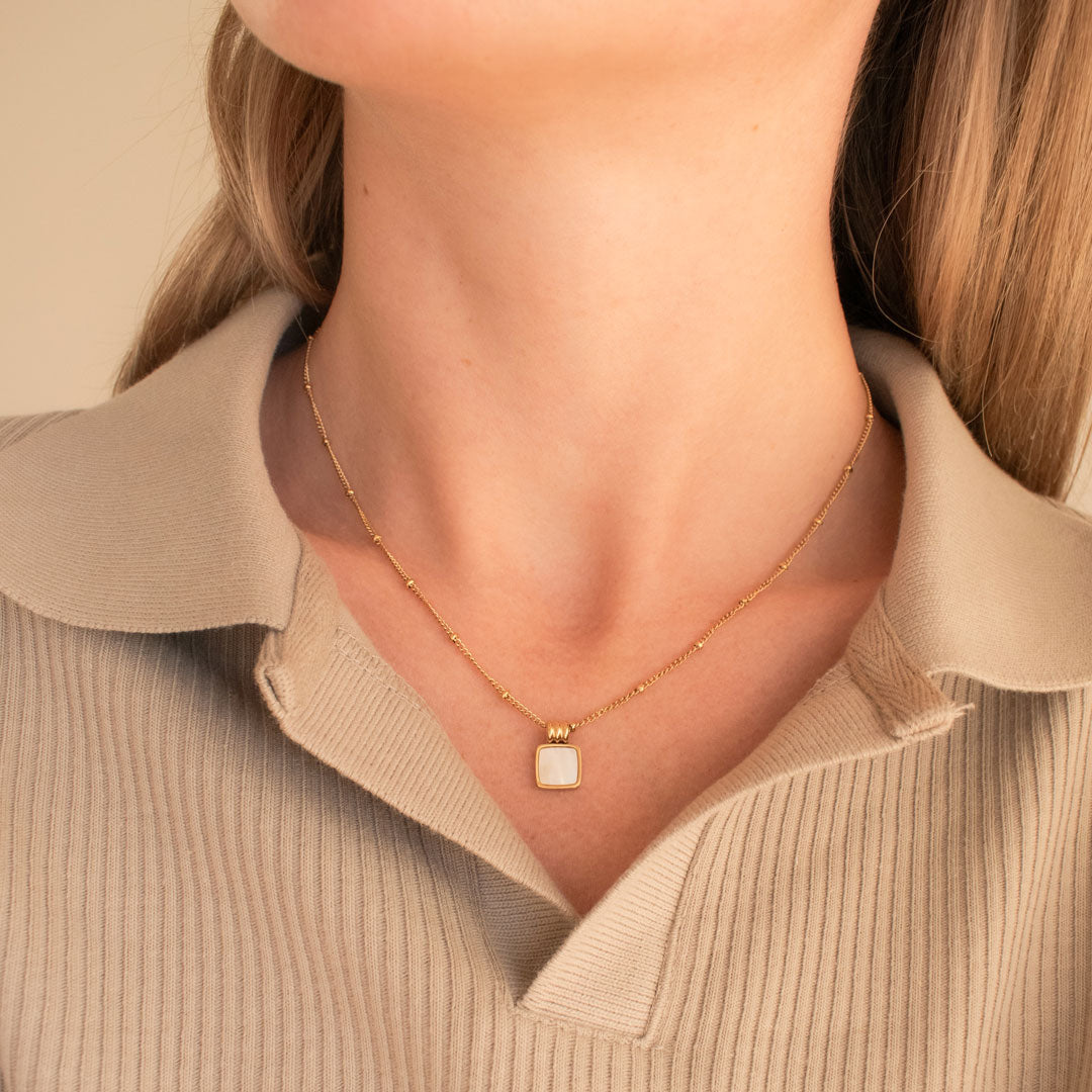 Shell Pendant Necklace