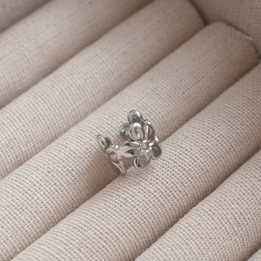 Daisy Ear Cuff
