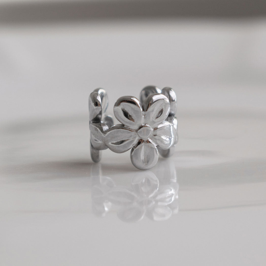 Daisy Ear Cuff
